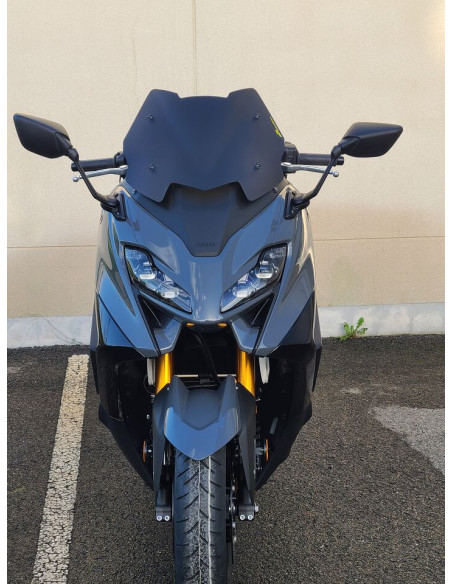 PRIEKINIS STIKLAS RC YAMAHA TMAX560 B