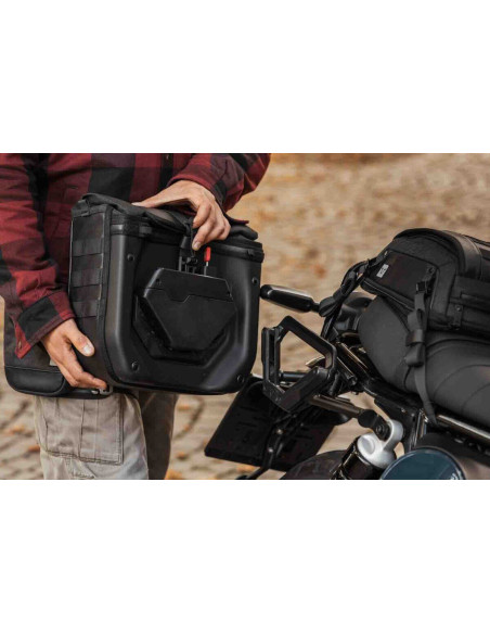 „LEGEND GEAR“ ŠONINĖ KREPŠĖ 11 L